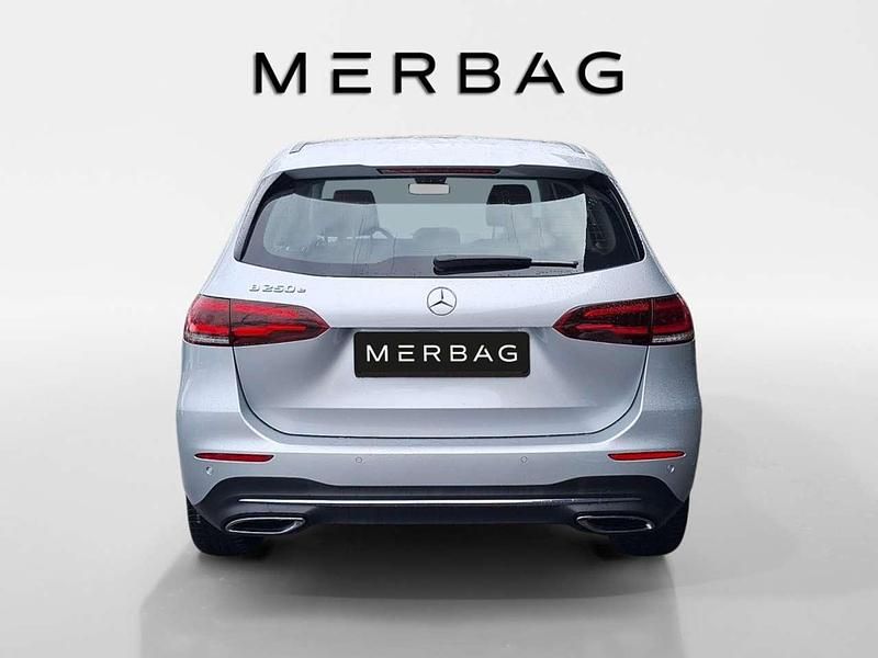 Gebraucht Mercedes E250 Progressive 160 PS (117 kW) 2022 Iridiumsilber metallic Kombi