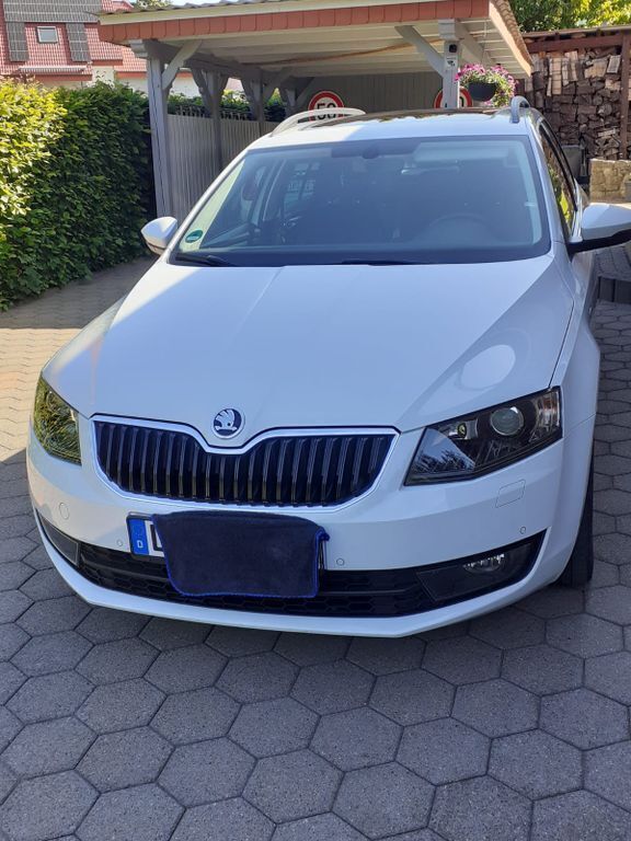 Weiß Gebraucht 2016 Skoda Octavia Joy Kombi | 10.450 € (Guter Preis) - Bild 1/4