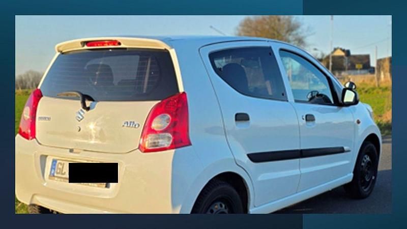 Gebraucht Suzuki Alto Basic 68 PS (50 kW) 2014 Weiß Kleinwagen