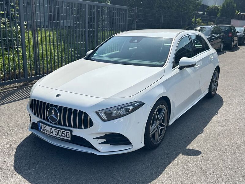 Weiß Gebraucht 2019 Mercedes A220 AMG line Limousine | 21.900 € (Guter Preis) - Bild 1/4