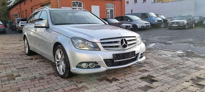 Gebraucht Mercedes C250 204 PS (150 kW) 2012 Iridiumsilber  metalliclack Kombi