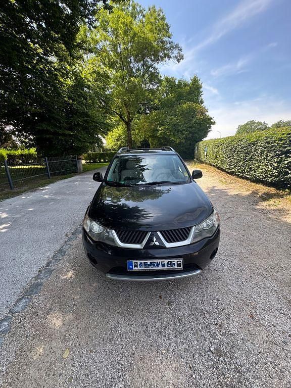 Schwarz Gebraucht 2008 Mitsubishi Outlander Intense SUV | 2.600 € (Superpreis) - Bild 1/4