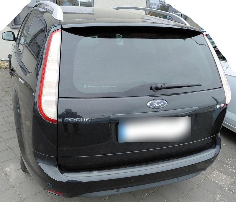 Gebraucht Ford Focus Viva 109 PS (80 kW) 2011 Schwarz Limousine