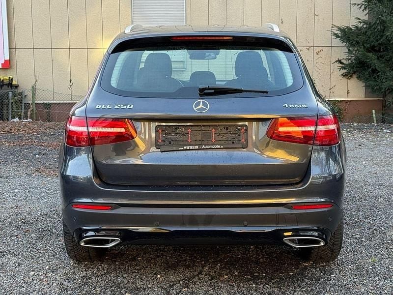 Gebraucht Mercedes GLC250 211 PS (155 kW) 2015 Grau SUV