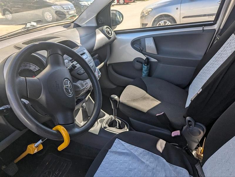 Gebraucht Toyota Aygo 2009 Grau Kleinwagen