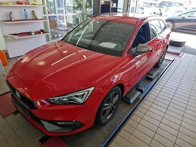 Gebraucht Seat Leon ST Beats 150 PS (110 kW) 2023 Rot Kombi