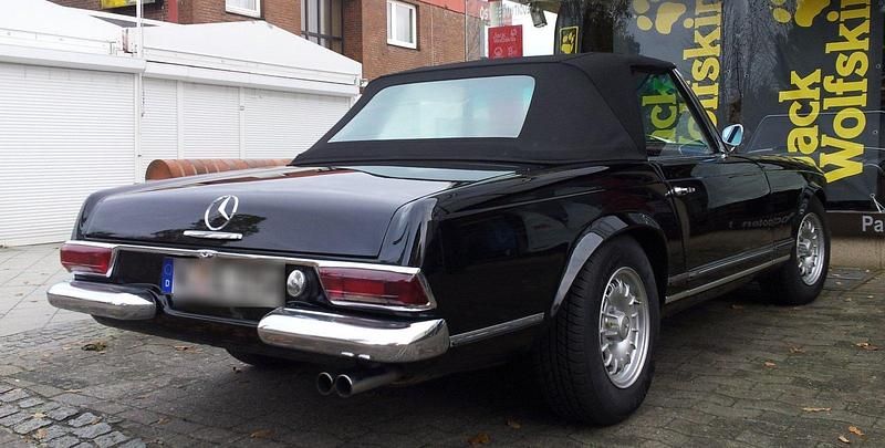 Gebraucht Mercedes 250 150 PS (110 kW) 1967 Schwarz Cabrio