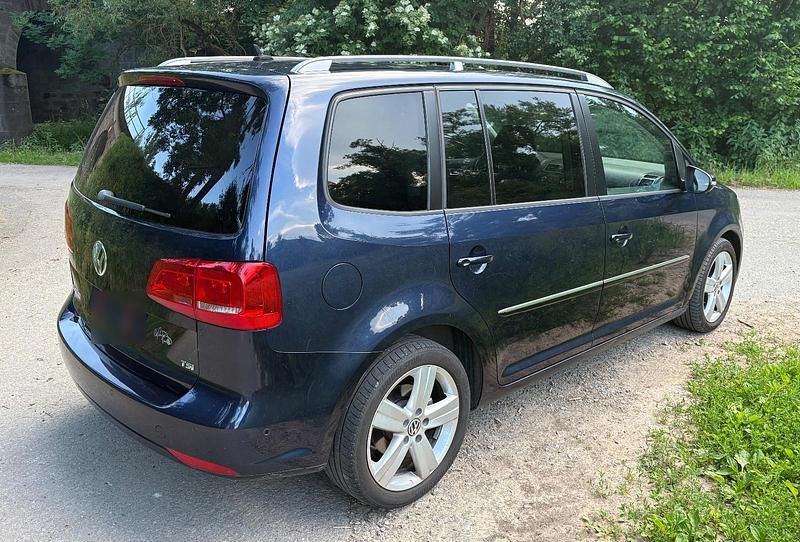 Gebraucht VW Touran Highline 140 PS (102 kW) 2012 Blau Van / Kleinbus