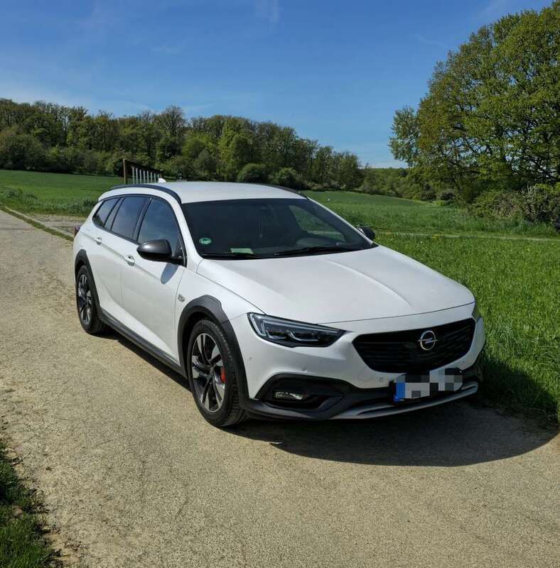 Weiß Gebraucht 2018 Opel Insignia Country Tourer Kombi | 18.500 € (Fairer Preis) - Bild 1/4