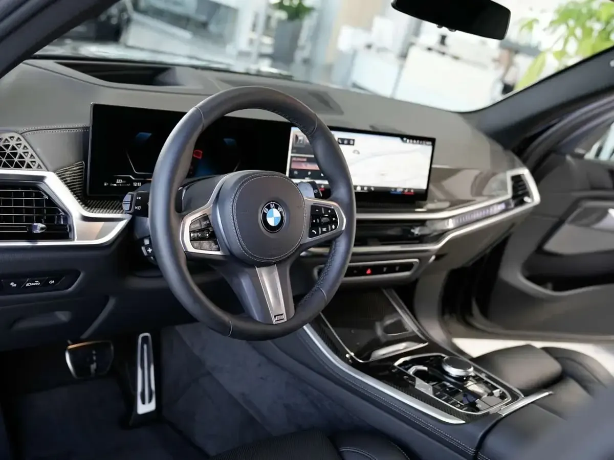Gebraucht BMW X5 M Sport 298 PS (219 kW) 2026 Saphirschwarz SUV