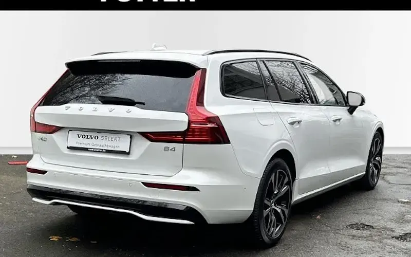Gebraucht Volvo V60 Plus 197 PS (144 kW) 2025 Weiss Kombi