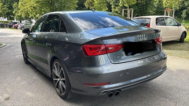 Gebraucht Audi A3 179 PS (131 kW) 2015 Grau Limousine