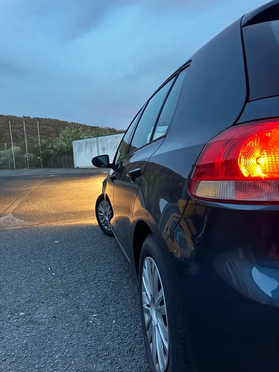 Second-hand VW Golf VII 105 CP (77 kW) 2013 Negru Hatchback