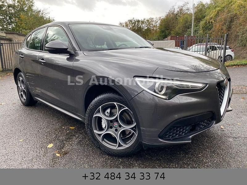 Grau Gebraucht 2019 Alfa Romeo Stelvio SUV | 16.999 € - Bild 1/4