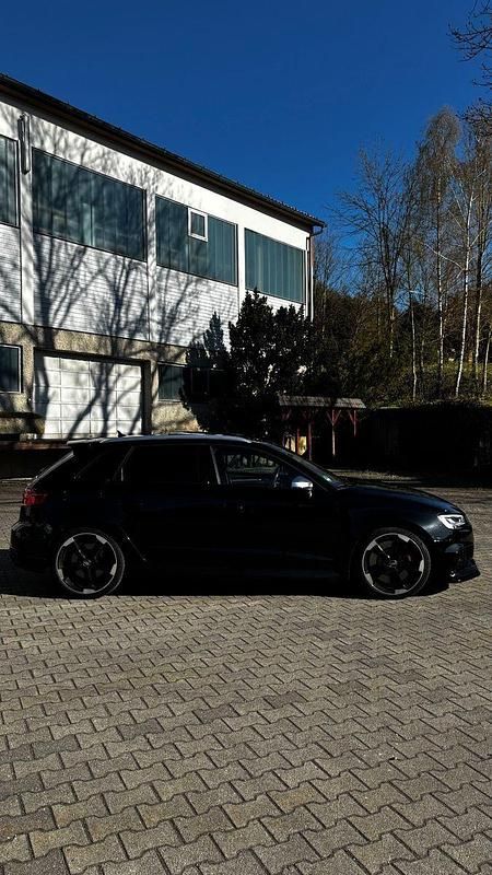 Gebraucht Audi RS3 Ambiente 400 PS (294 kW) 2018 Schwarz Limousine
