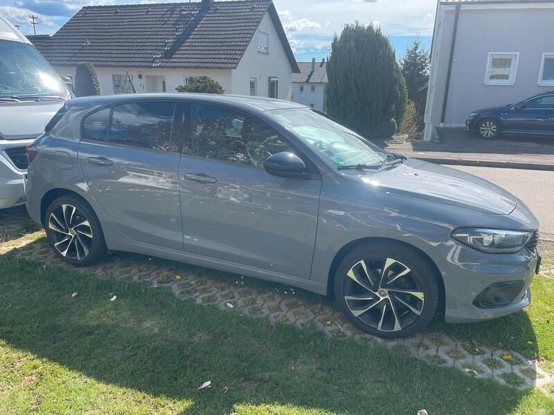 Grau Gebraucht 2020 Fiat Tipo S Kleinwagen | 12.500 € - Bild 1/4