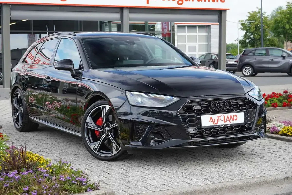 Gebraucht Audi A4 Competition 204 PS (150 kW) 2025 Schwarz Limousine