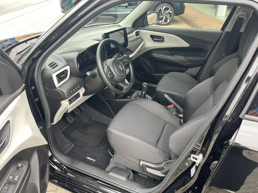 Neu Suzuki Swift Club 83 PS (61 kW) 2026 Schwarz Kleinwagen