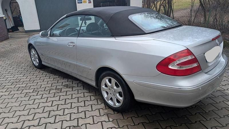 Gebraucht Mercedes CLK200 163 PS (119 kW) 2004 Silber Cabrio