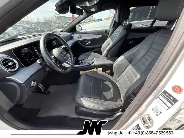 Gebraucht Mercedes E300 AMG 306 PS (225 kW) 2022 Polarweiss  unilack Kombi