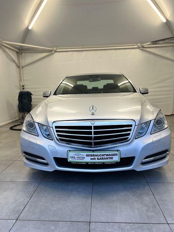 Gebraucht Mercedes E300 231 PS (169 kW) 2011 Silber Limousine