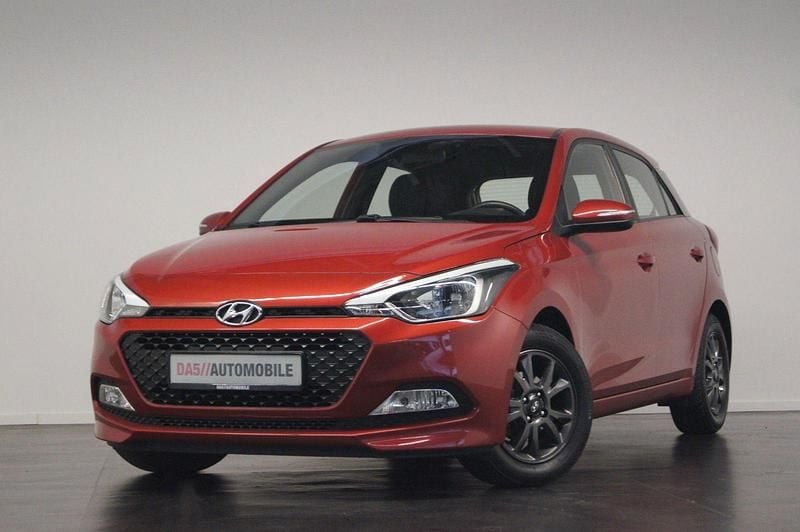 Rot Gebraucht 2018 Hyundai i20 YES! Limousine | 8.300 € (Guter Preis) - Bild 1/4