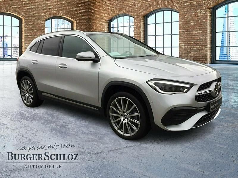 Gebraucht Mercedes GLA250 AMG 218 PS (160 kW) 2022 Iridiumsilber metallic SUV