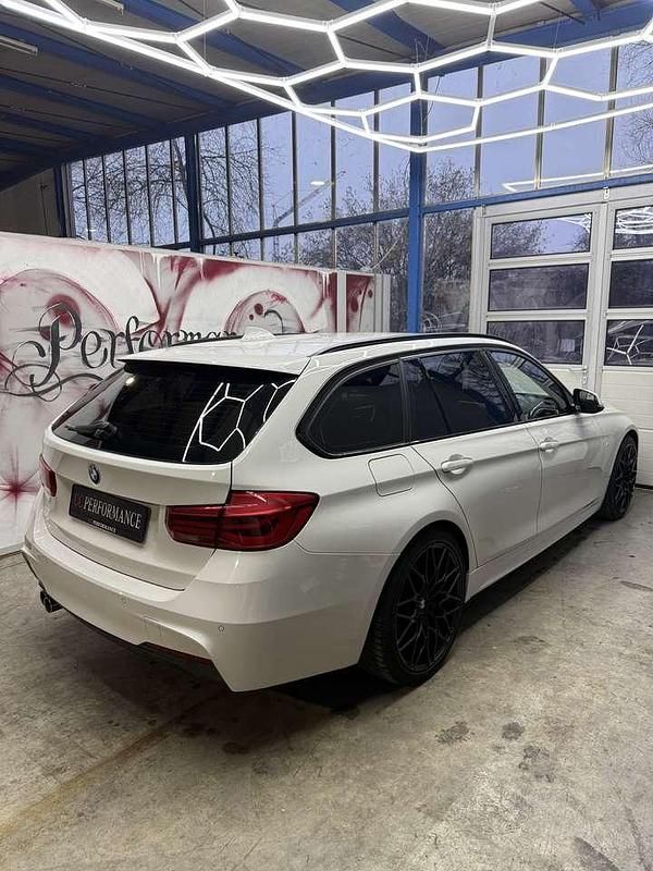 Gebraucht BMW 320 M Sport 190 PS (139 kW) 2019 Weiß Kombi