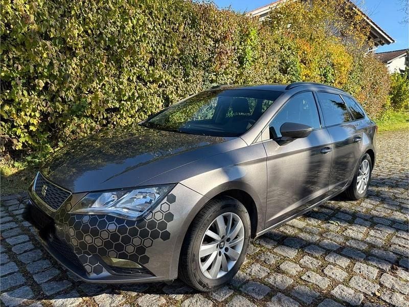 Grau Gebraucht 2014 Seat Leon ST Reference Kombi | 3.499 € (Superpreis) - Bild 1/4