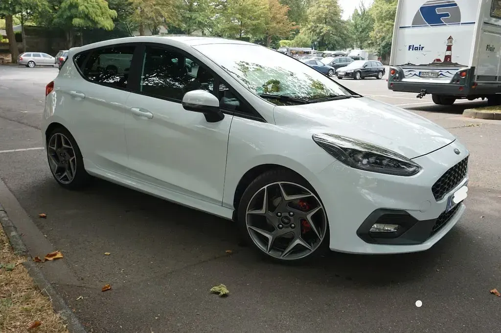 Gebraucht Ford Fiesta ST 200 PS (147 kW) 2019 Weiß Kleinwagen