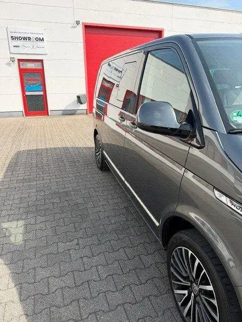 Gebraucht VW Multivan Highline 204 PS (150 kW) 2021 Grau Van / Kleinbus