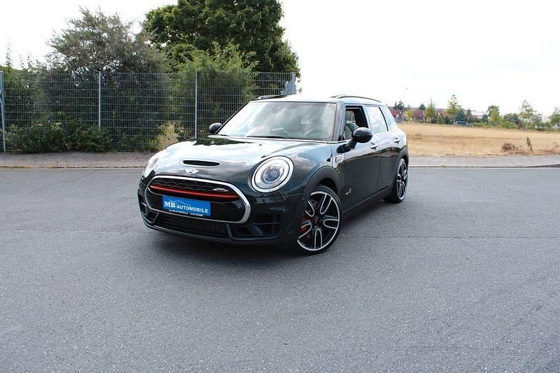 Grün Gebraucht 2017 Mini John Cooper Works Clubman Kombi | 17.450 € (Teuer) - Bild 1/4