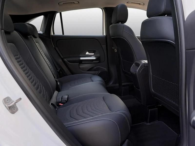 Gebraucht Mercedes GLA220 Progressive 190 PS (139 kW) 2024 Polarweiss SUV