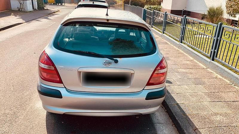 Gebraucht Nissan Almera 90 PS (66 kW) 2001 Silber Kleinwagen