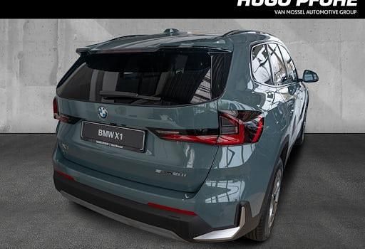 Neu BMW X1 Sport Line 170 PS (125 kW) 2026 Cape york green metallic SUV