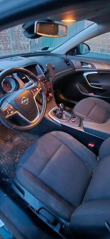 Usado Opel Insignia Innovation 140 HP (102 kW) 2009 Preto Carrinha