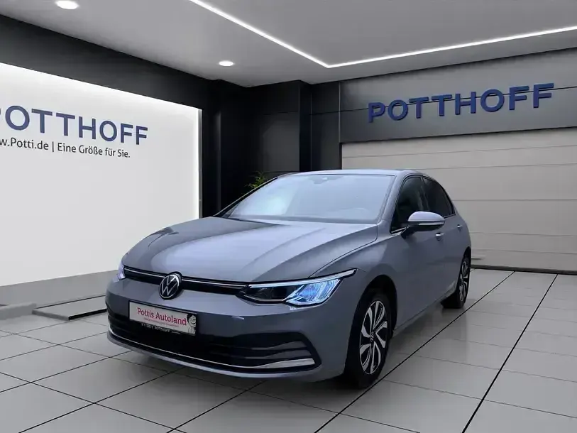 Gebraucht VW Golf VIII Active 131 PS (96 kW) 2022 Grau Limousine