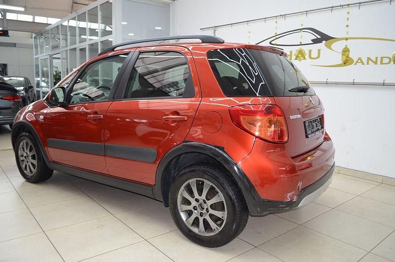Gebraucht Suzuki SX4 Club 135 PS (99 kW) 2010 Orange Limousine