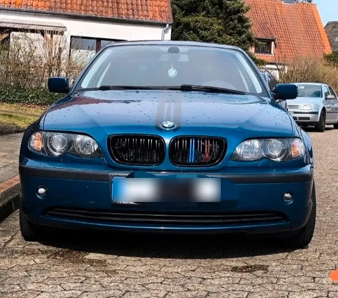 Gebraucht BMW 325 Basis 192 PS (141 kW) 2002 Blau Limousine