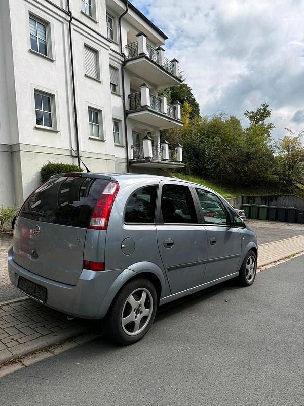 Grau Gebraucht 2004 Opel Meriva Van / Kleinbus | 2.500 € (Fairer Preis) - Bild 1/4