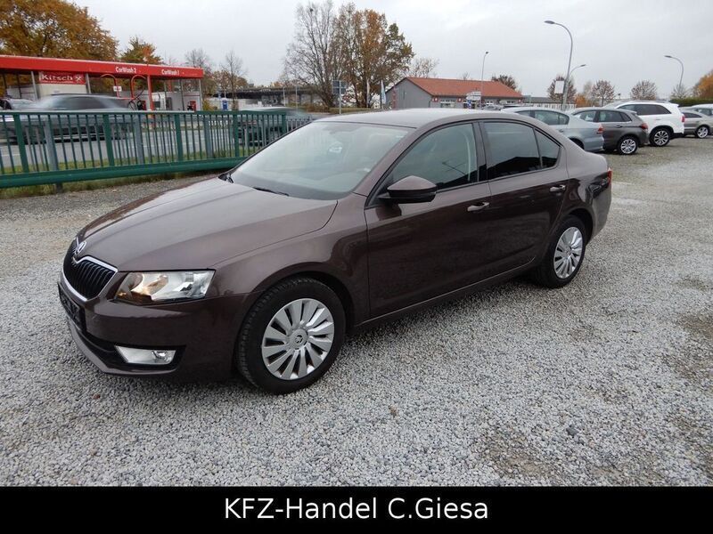 Braun Gebraucht 2015 Skoda Octavia Ambition Limousine | 9.990 € (Fairer Preis) - Bild 1/4