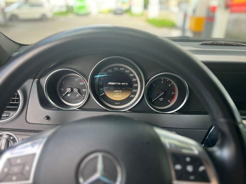 Gebraucht Mercedes 220 170 PS (125 kW) 2011 Schwarz Limousine