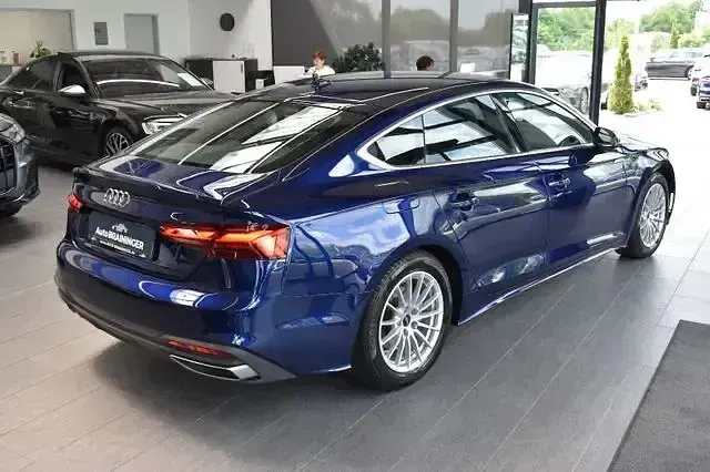 Gebraucht Audi A5 Sportback Ambiente 204 PS (150 kW) 2023 Blau Kleinwagen