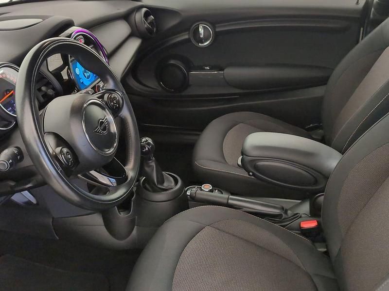 Gebraucht Mini ONE Sport 102 PS (75 kW) 2019 Weiß Kleinwagen