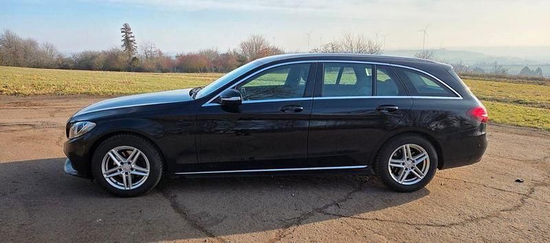 Schwarz Gebraucht 2014 Mercedes 200 Kombi | 10.400 € - Bild 1/4