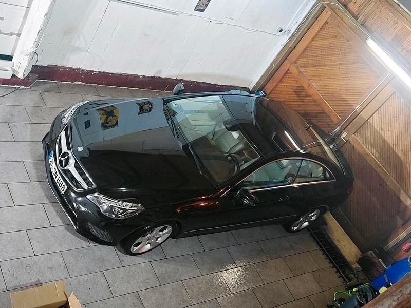 Gebraucht Mercedes E250 205 PS (150 kW) 2015 Schwarz Coupé