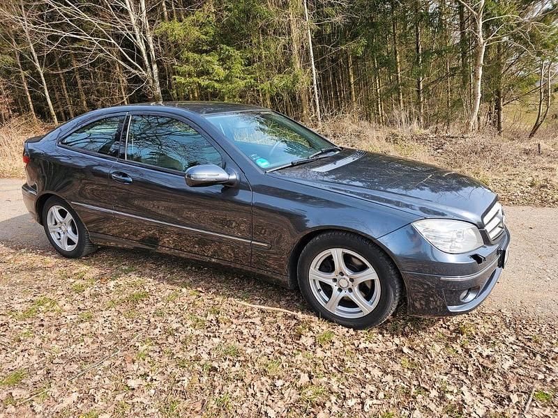 Gebraucht Mercedes CLC200 184 PS (135 kW) 2009 Grau Kleinwagen