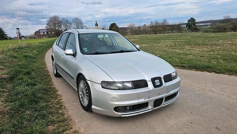 Gebraucht Seat Leon 180 PS (132 kW) 2000 Silber Kleinwagen