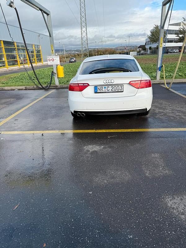 Weiß Gebraucht 2015 Audi A5 Limousine | 11.200 € (Superpreis) - Bild 1/4