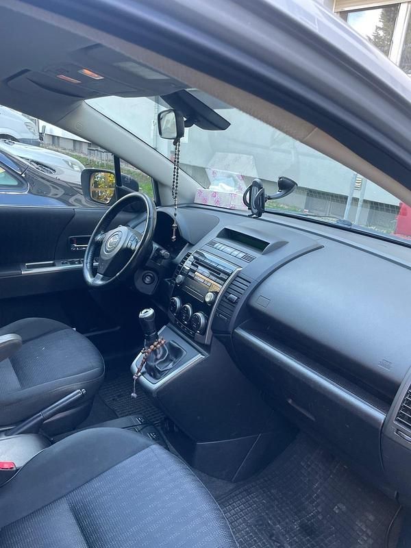 Gebraucht Mazda 5 143 PS (105 kW) 2010 Silber Van / Kleinbus